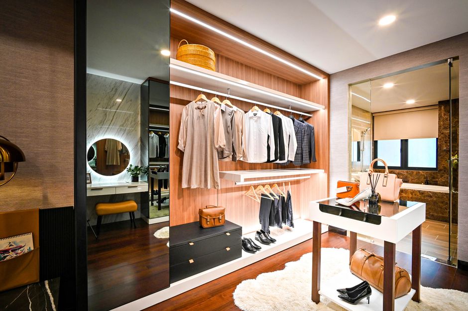 Modern customized walk-in closet interior